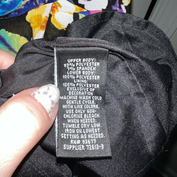 Nicole Miller Maxi Floral Dress - Size 8 - Picture 6 of 7